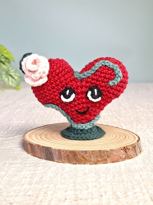 Lianis cœur crocheté Clairimagine personnage amigurumi amour