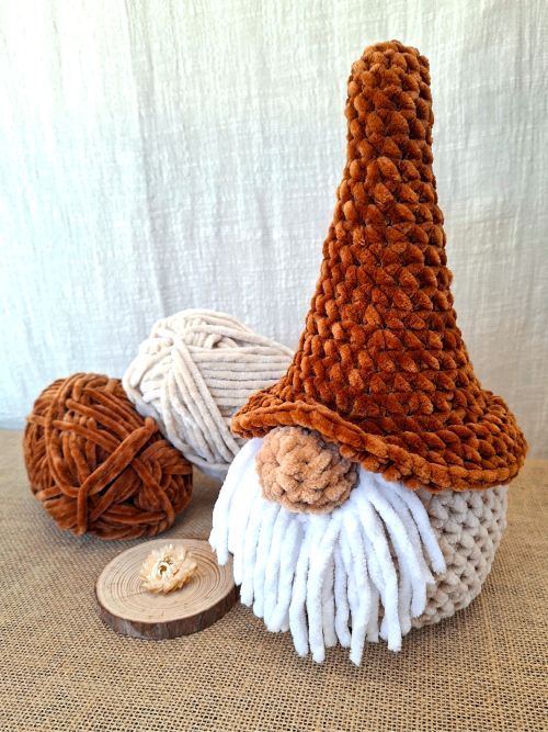 Naélis personnage crocheté Clairimagine Gardien du foyer